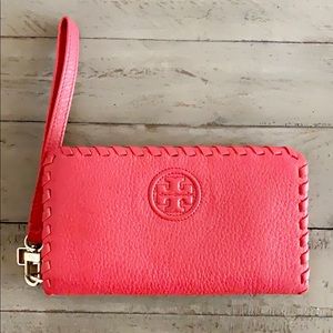 Wallet/wristlet